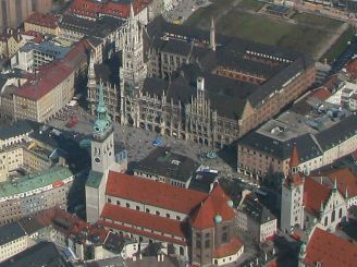 Old and New Town Halls in Munich